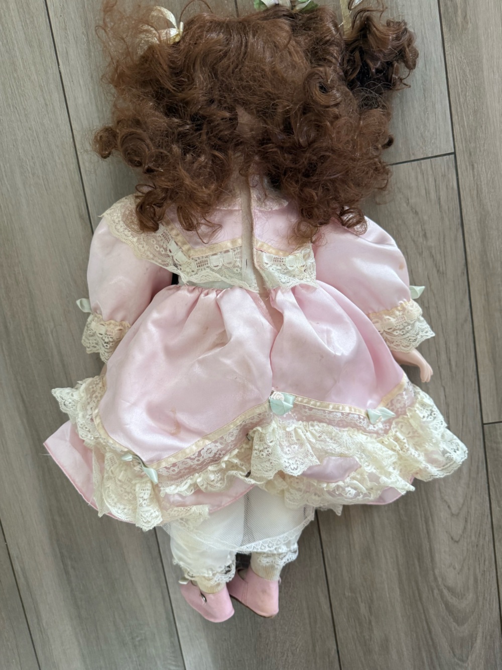 Vintage Style Porcelain Doll in Pink Lace Dress 24 inches - Picture 5 of 5